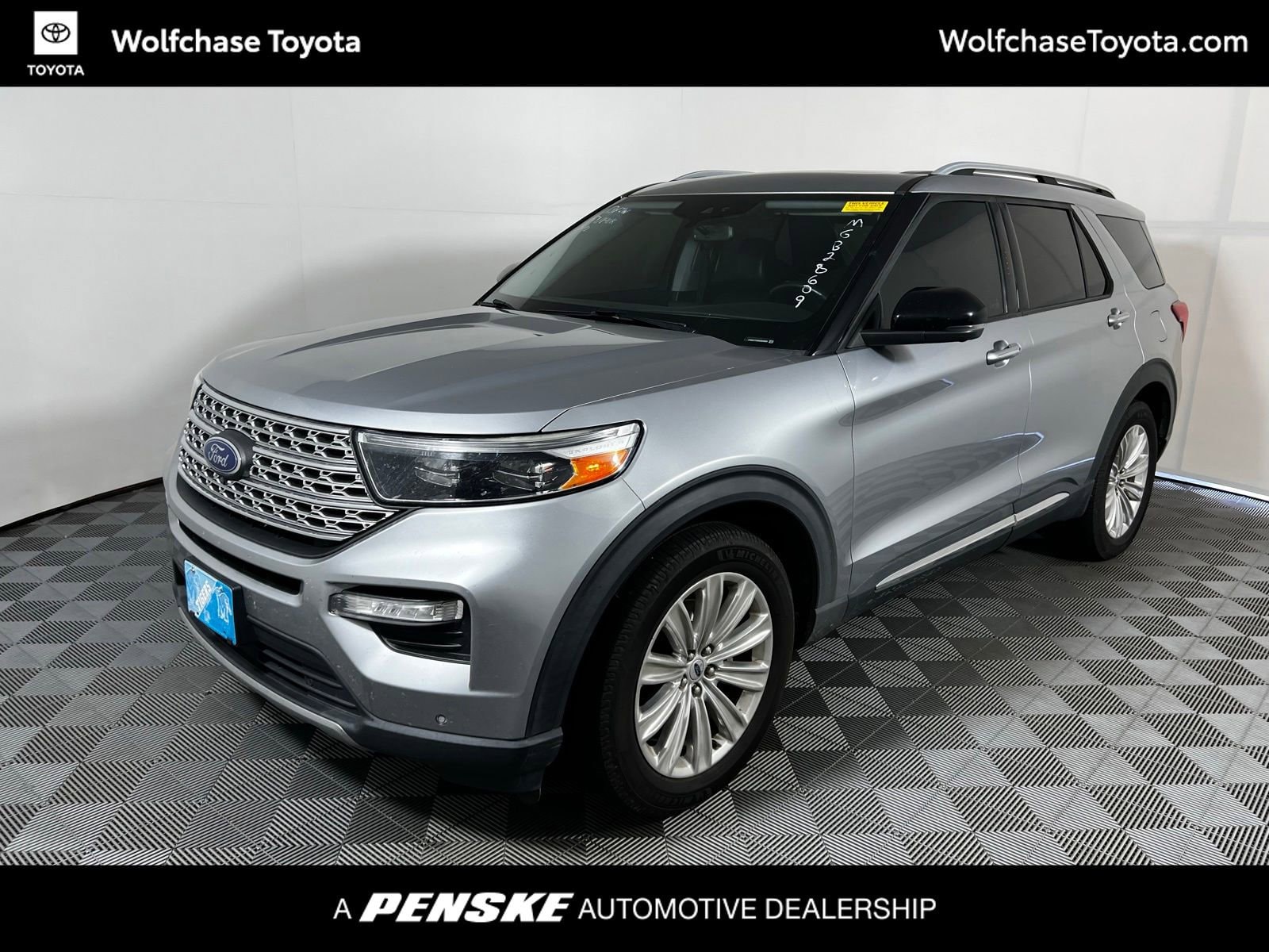 2021 Ford Explorer Limited RWD's photo