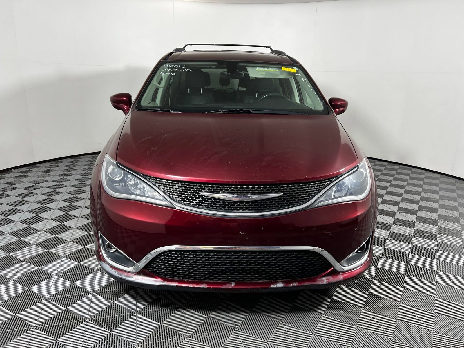 2018 Chrysler Pacifica Touring L photo 2
