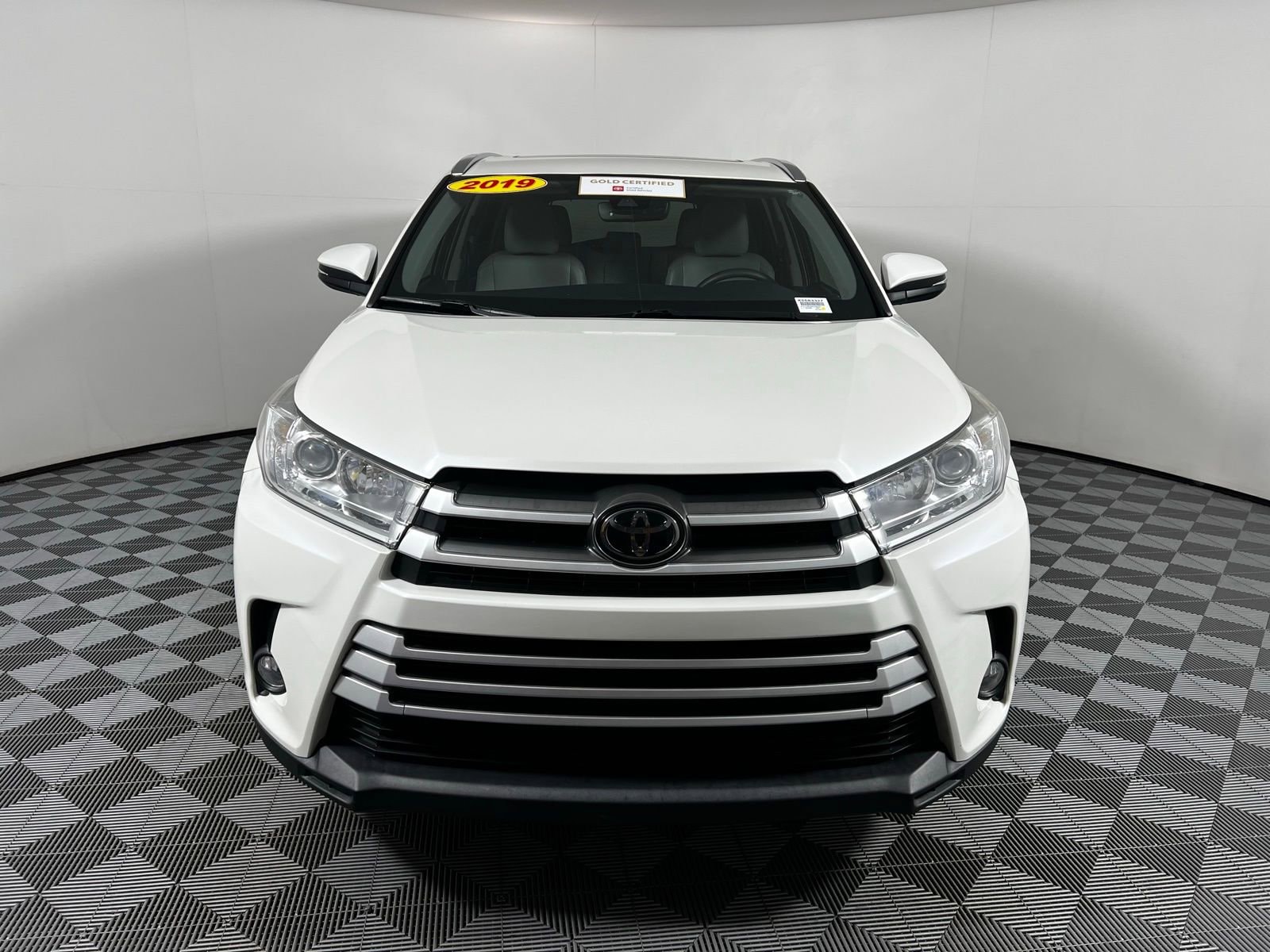 Certified 2019 Toyota Highlander XLE with VIN 5TDJZRFH2KS583327 for sale in Cordova, TN