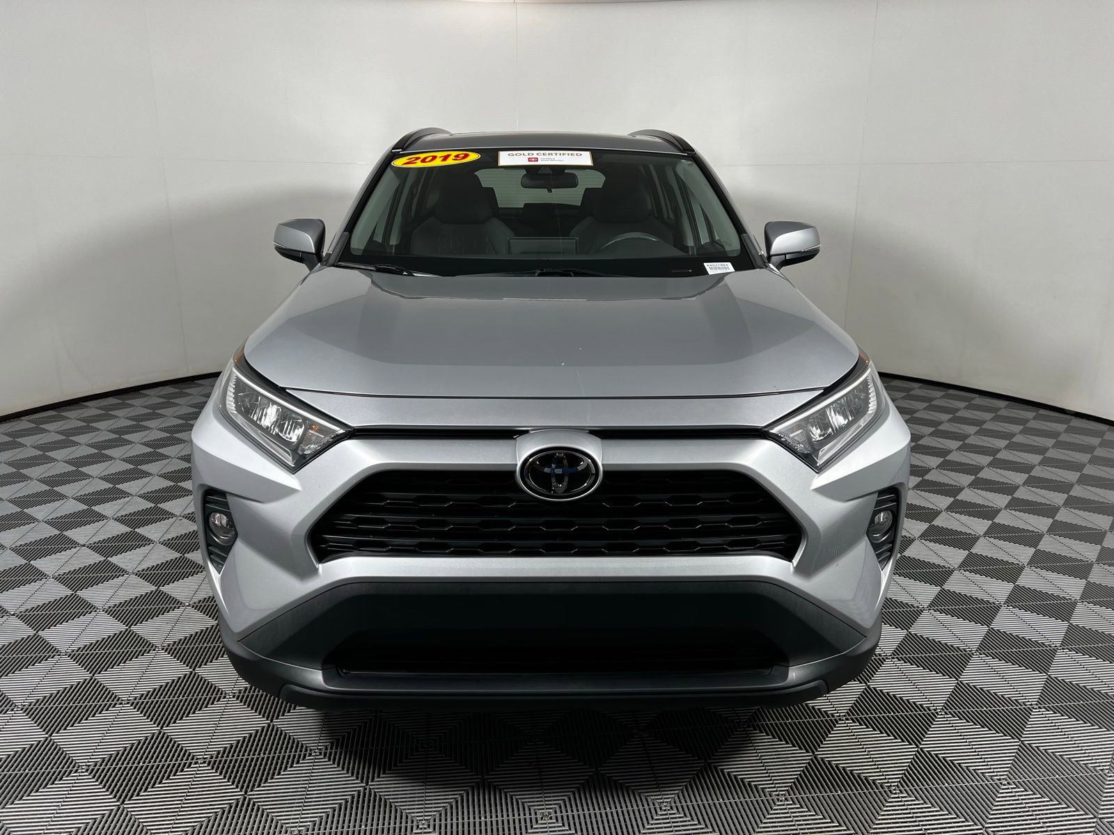 Certified 2019 Toyota RAV4 XLE with VIN 2T3W1RFV1KW027964 for sale in Cordova, TN