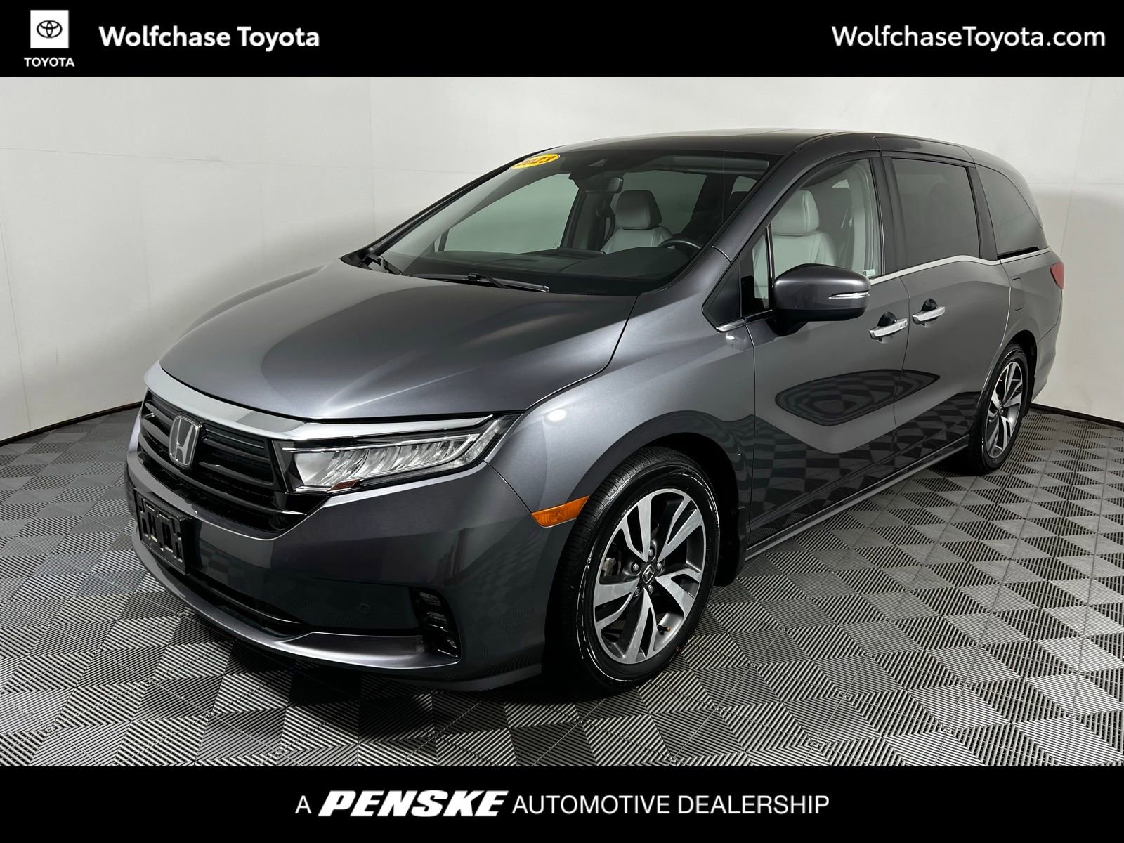 2023 Honda Odyssey Touring's photo