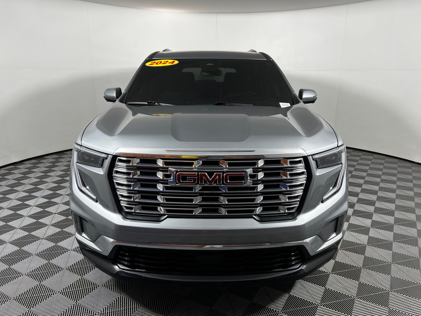 2024 GMC Acadia Denali - Photo 2