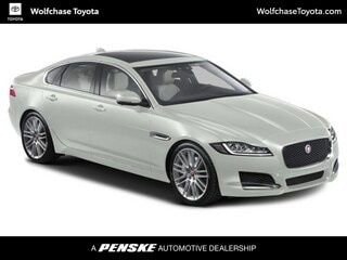 2017 Jaguar XF Premium's photo
