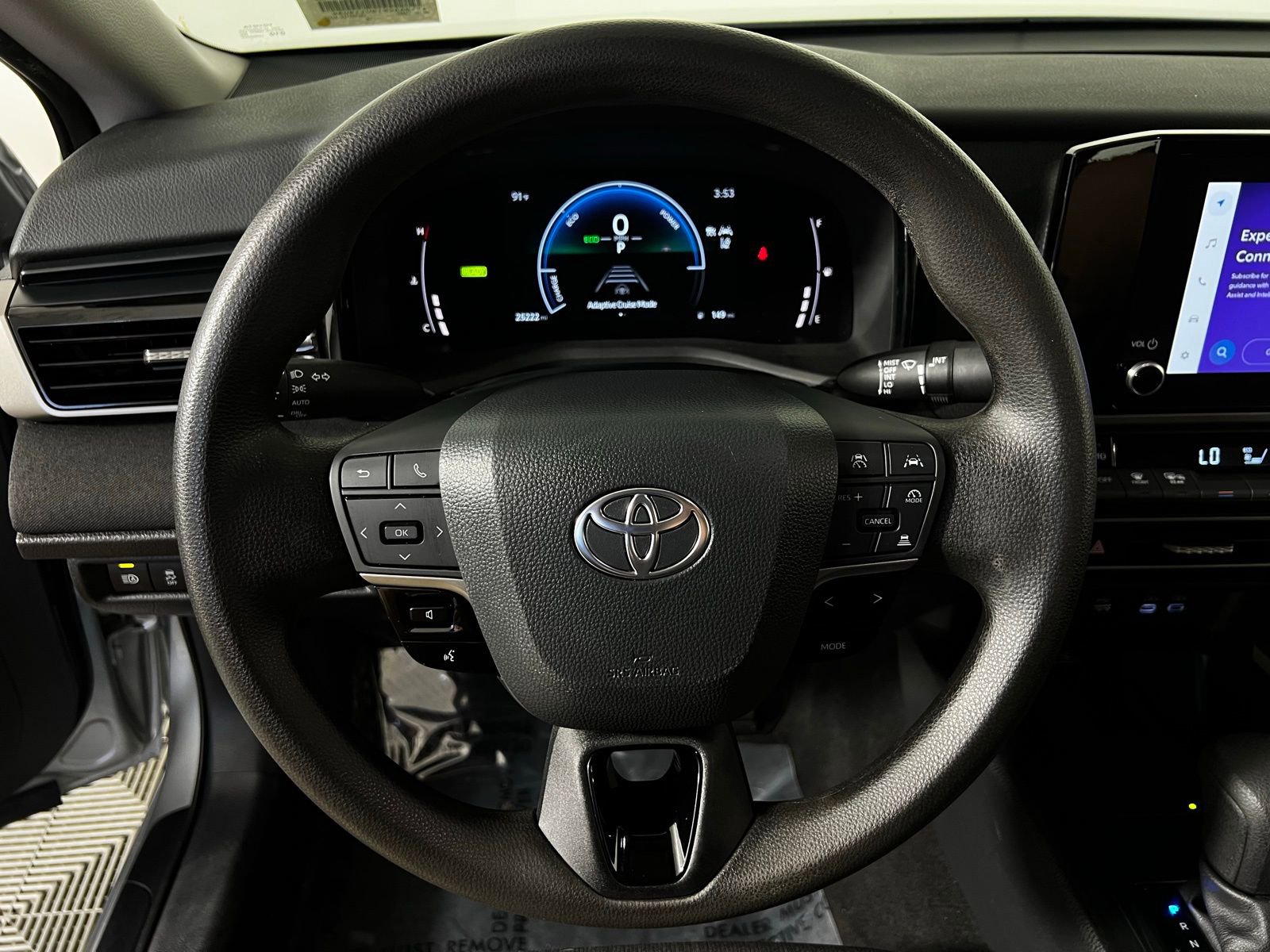 2025 Toyota Camry LE - Photo 14