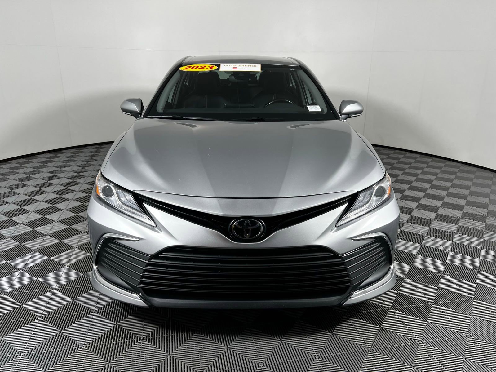 2023 Toyota Camry XLE photo 2