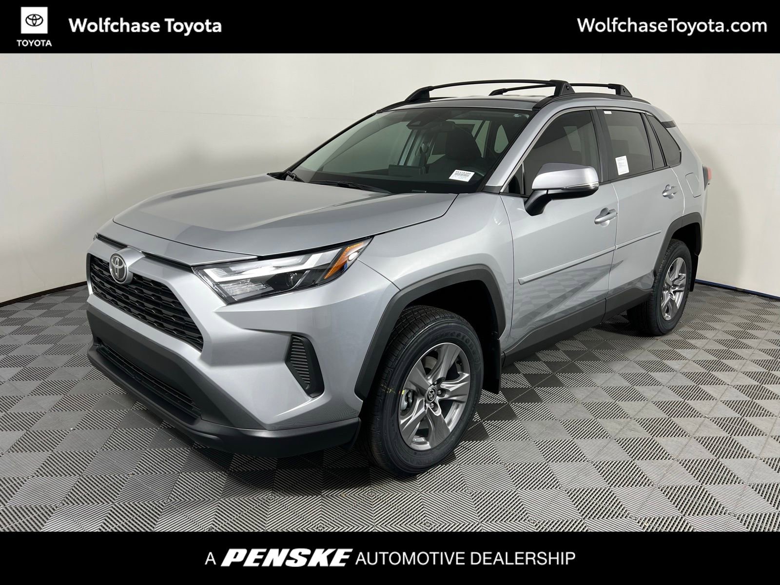 2025 Toyota RAV4 XLE's photo