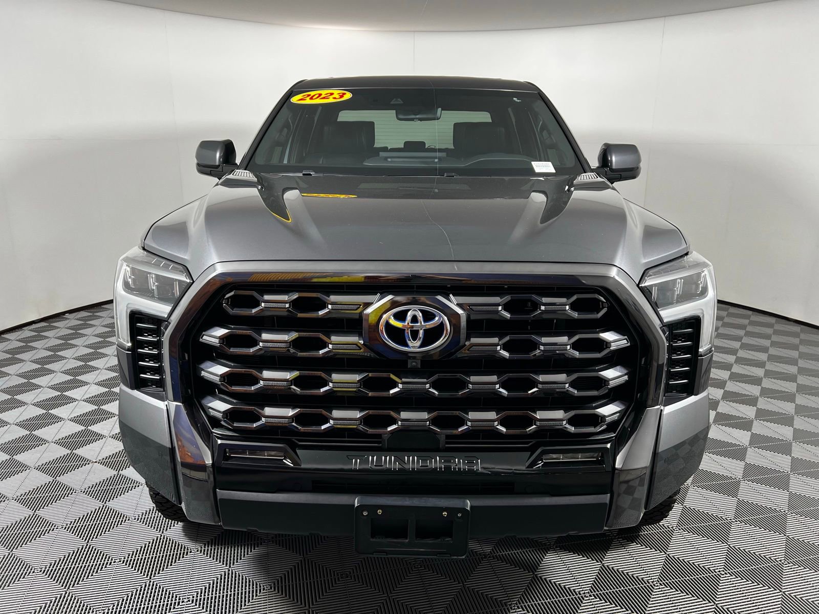 2023 Toyota Tundra Platinum photo 2