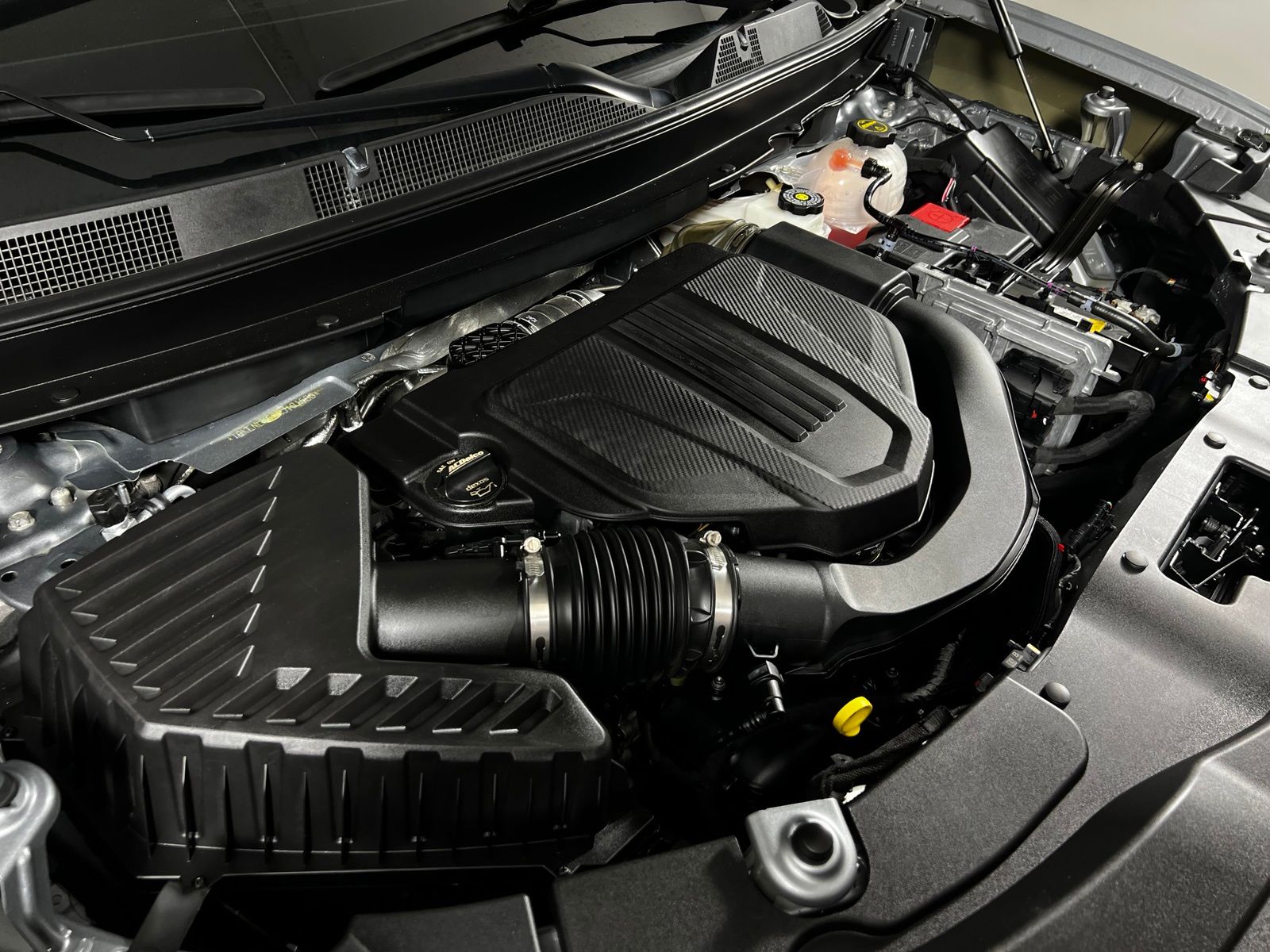 2024 GMC Acadia Denali - Photo 10