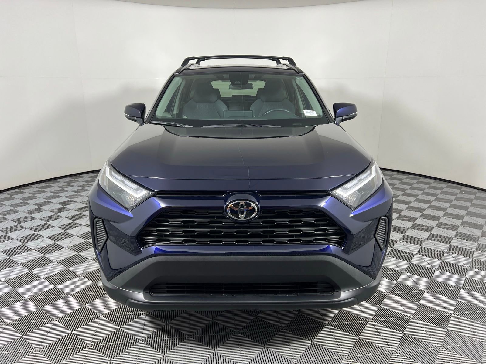 2025 Toyota RAV4 XLE photo 2
