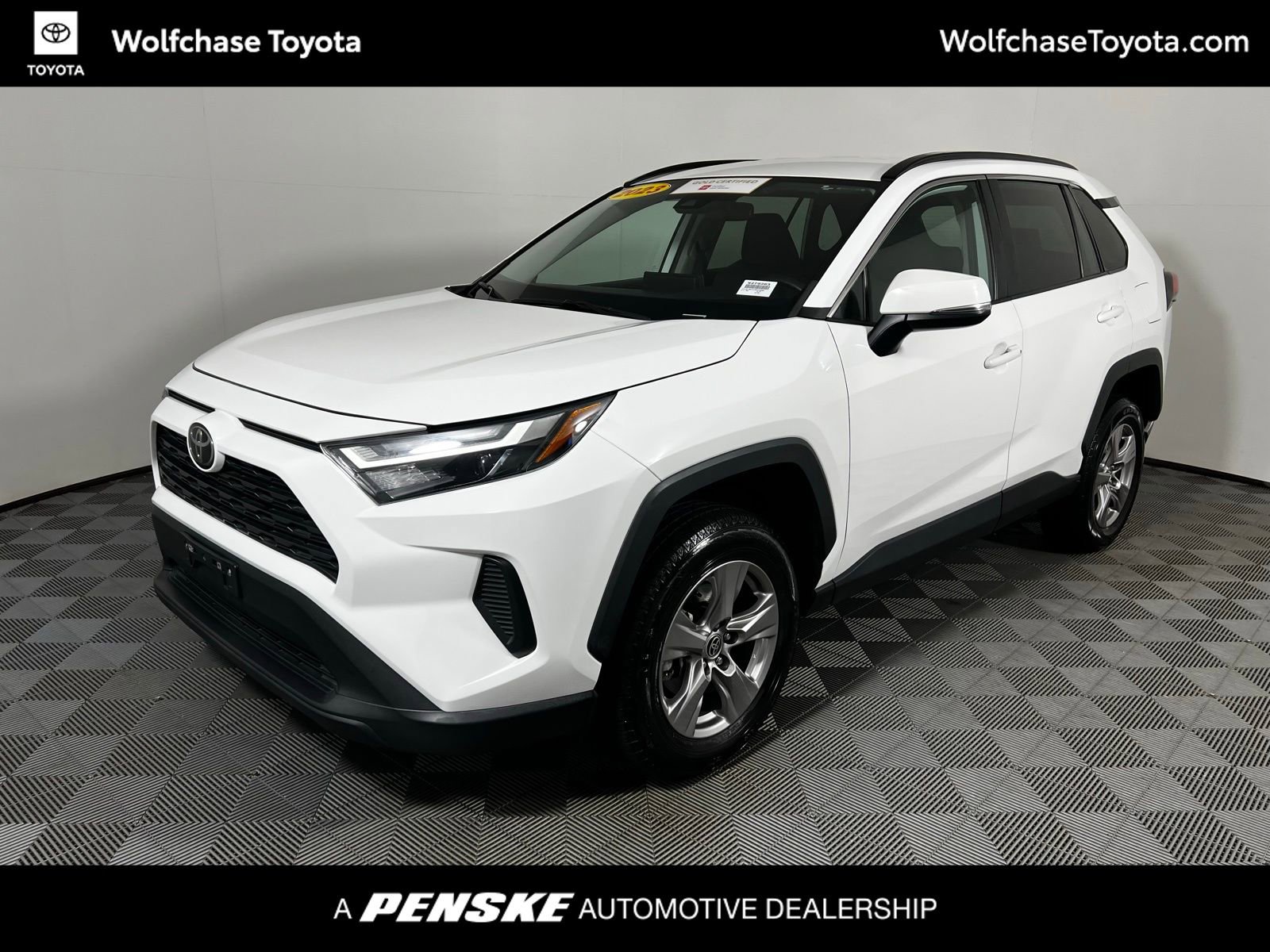 2023 Toyota RAV4 XLE's photo