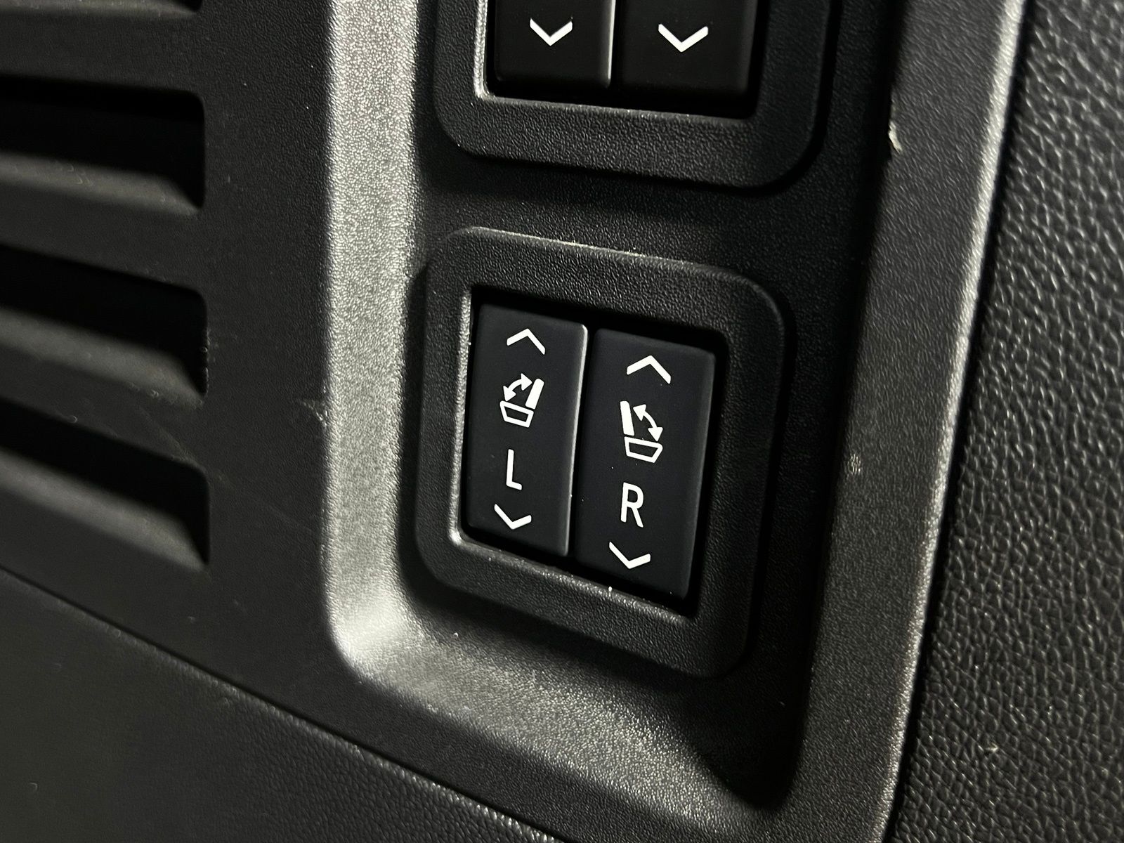 2024 GMC Acadia Denali - Photo 30