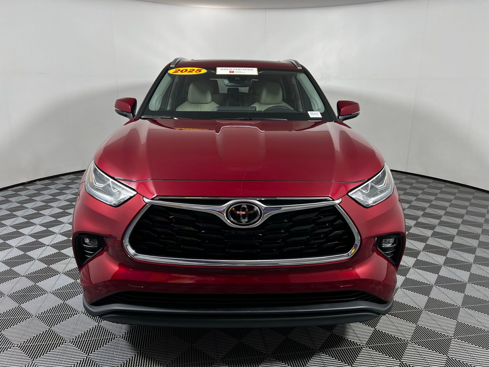 2025 Toyota Highlander Limited photo 2
