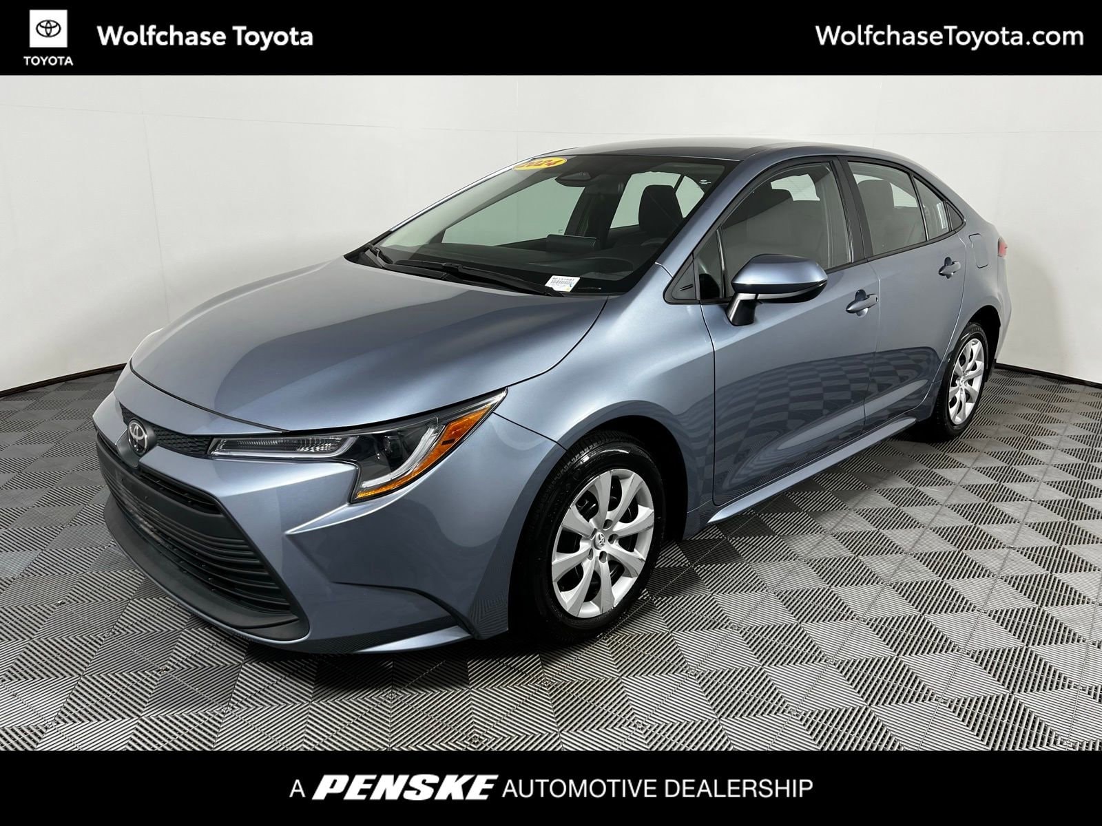 2024 Toyota Corolla LE's photo