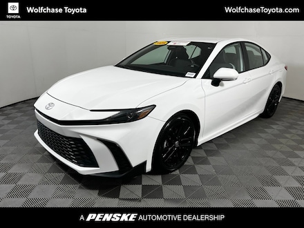 2025 Toyota Camry SE Sedan