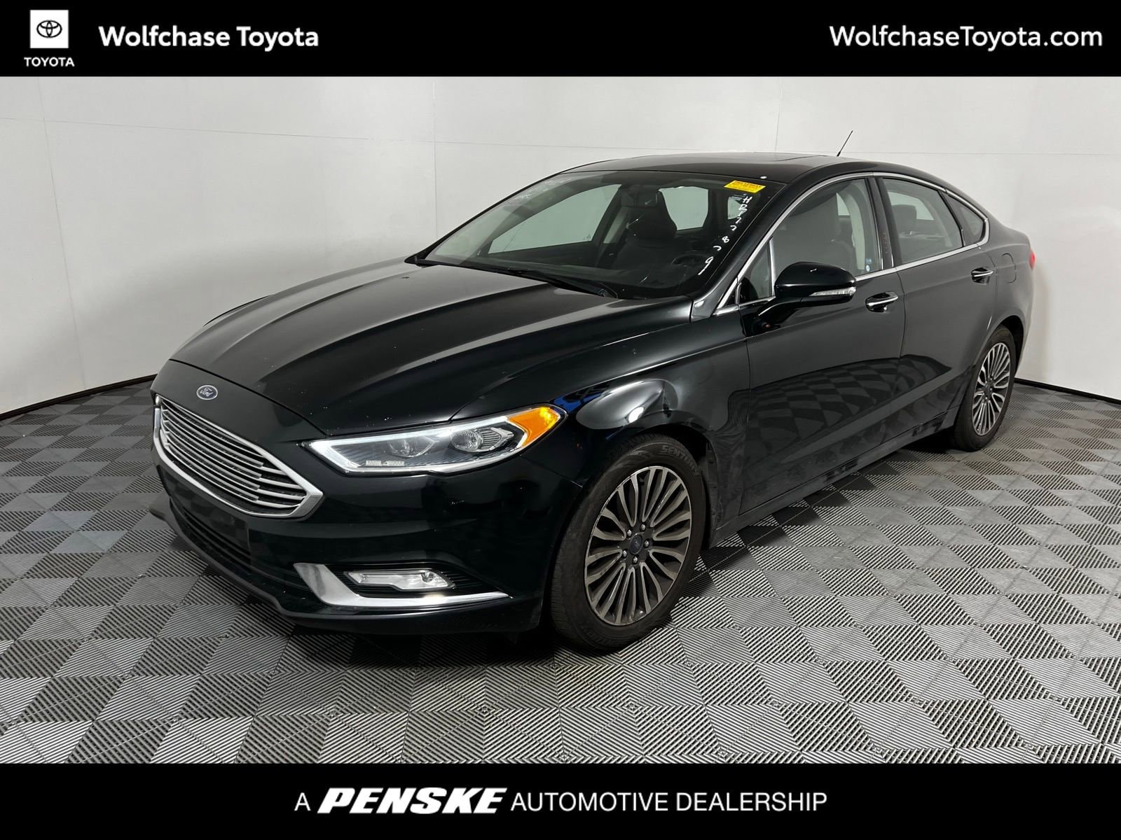 2017 Ford Fusion SE's photo