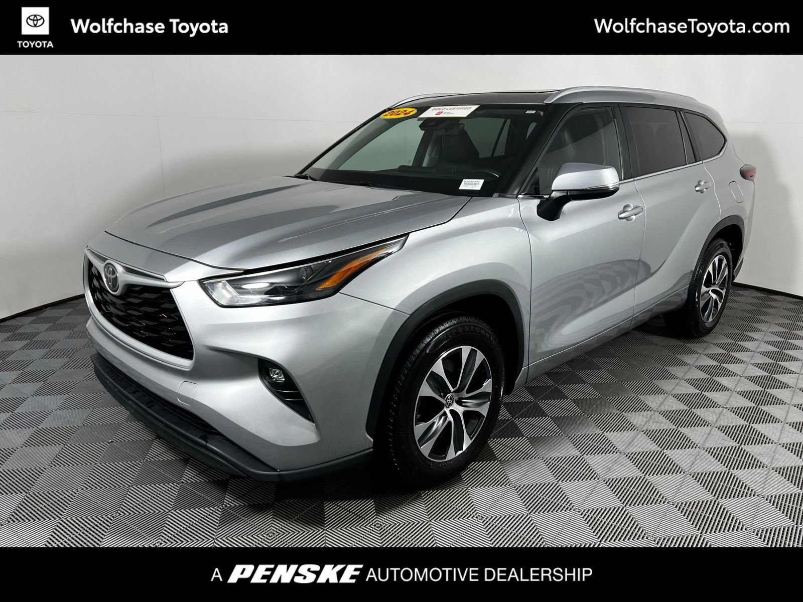 2024 Toyota Highlander XLE's photo
