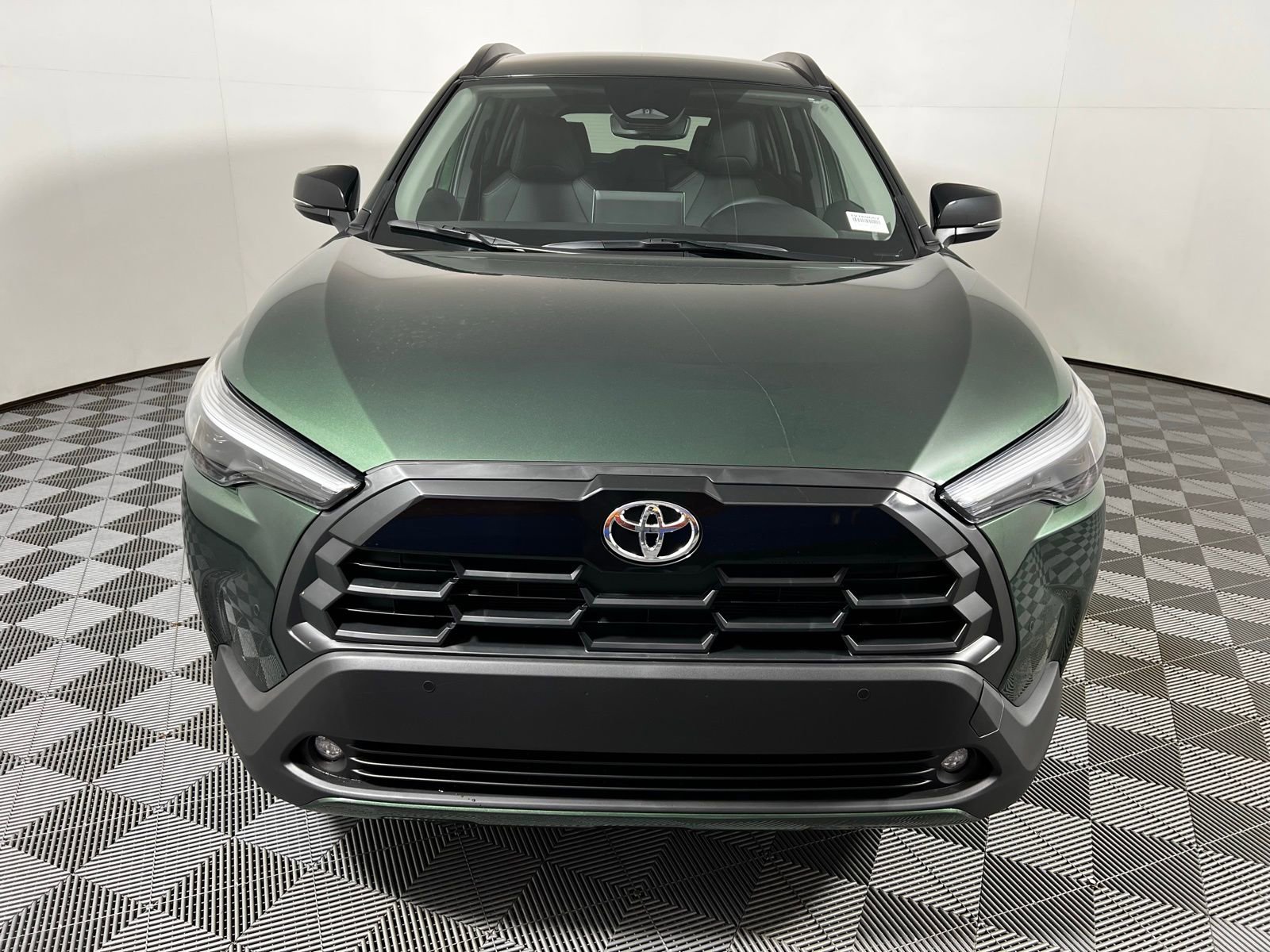 2026 Toyota Corolla Cross XLE photo 2