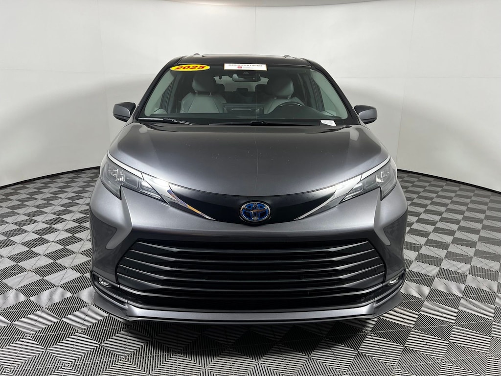 Certified 2025 Toyota Sienna XLE Minivan/Van