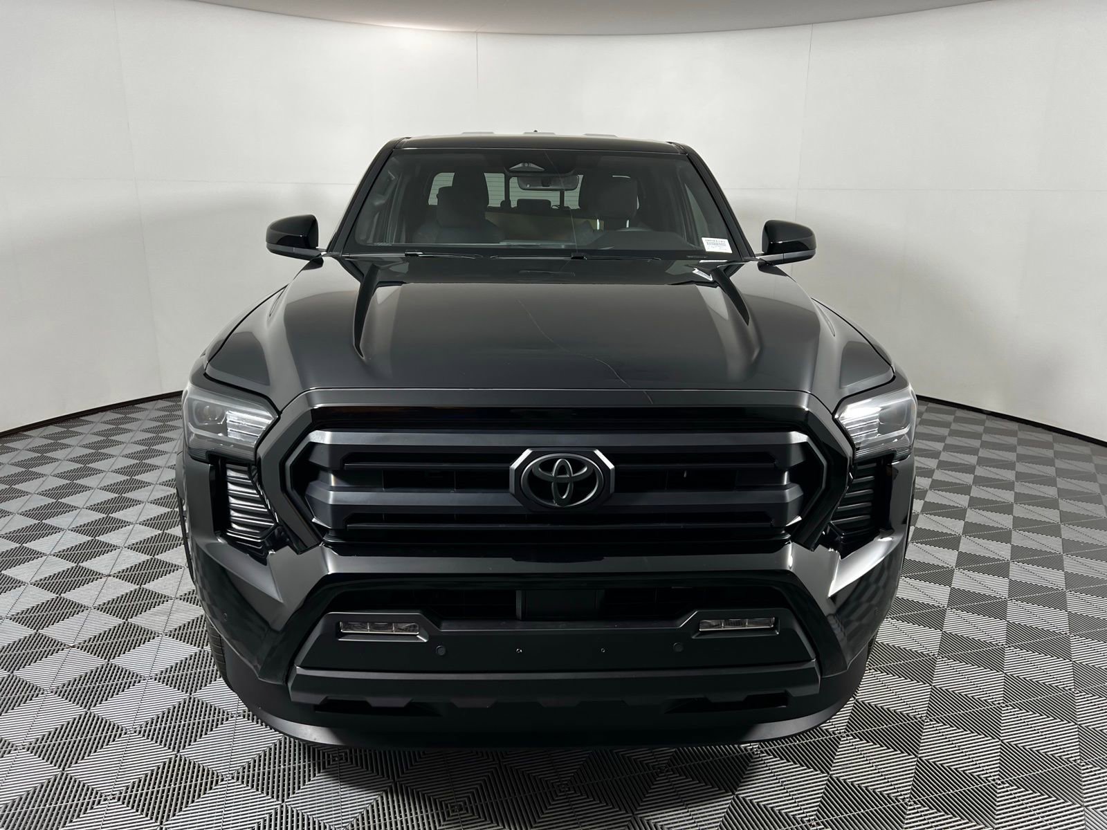 2025 Toyota Tacoma SR5 4x4 Double Cab photo 2