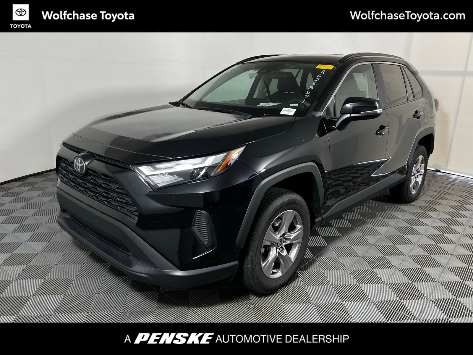 2024 Toyota RAV4 XLE FWD's photo