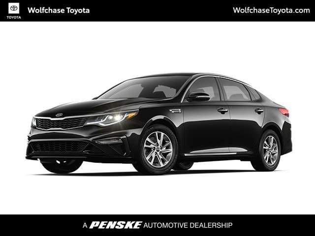 2019 Kia Optima LX's photo