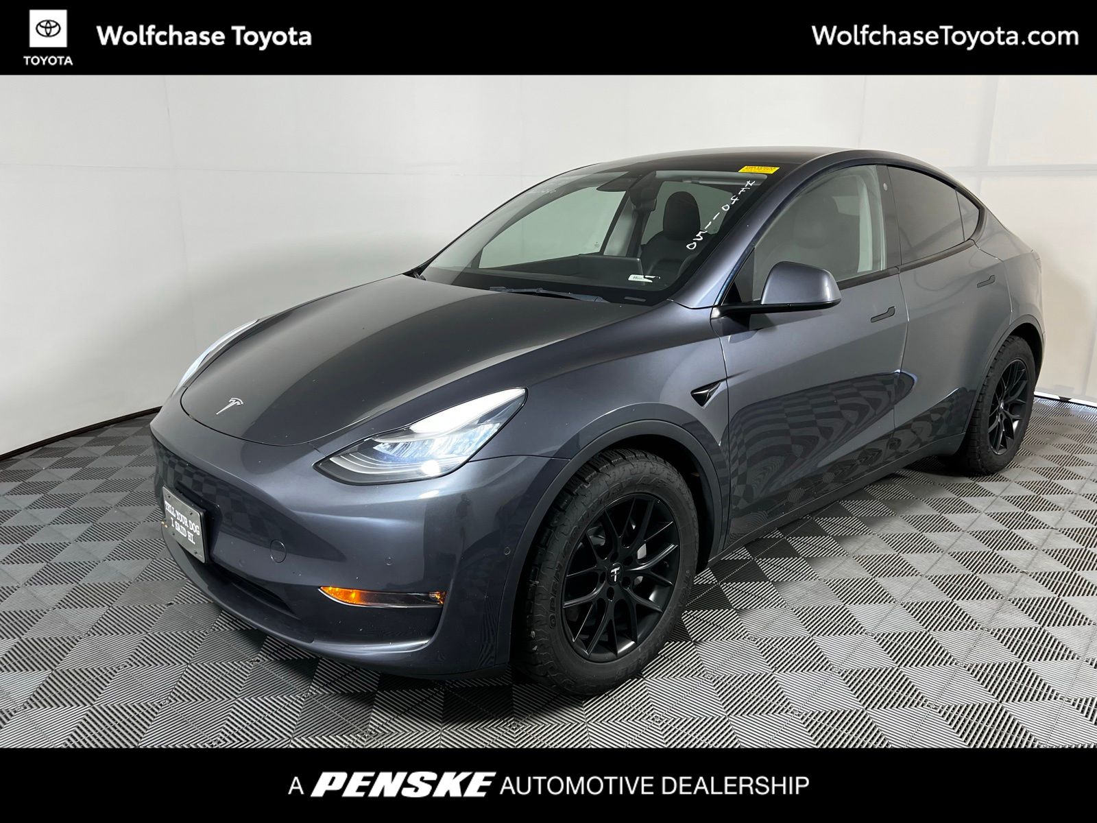 2022 Tesla Model Y's photo
