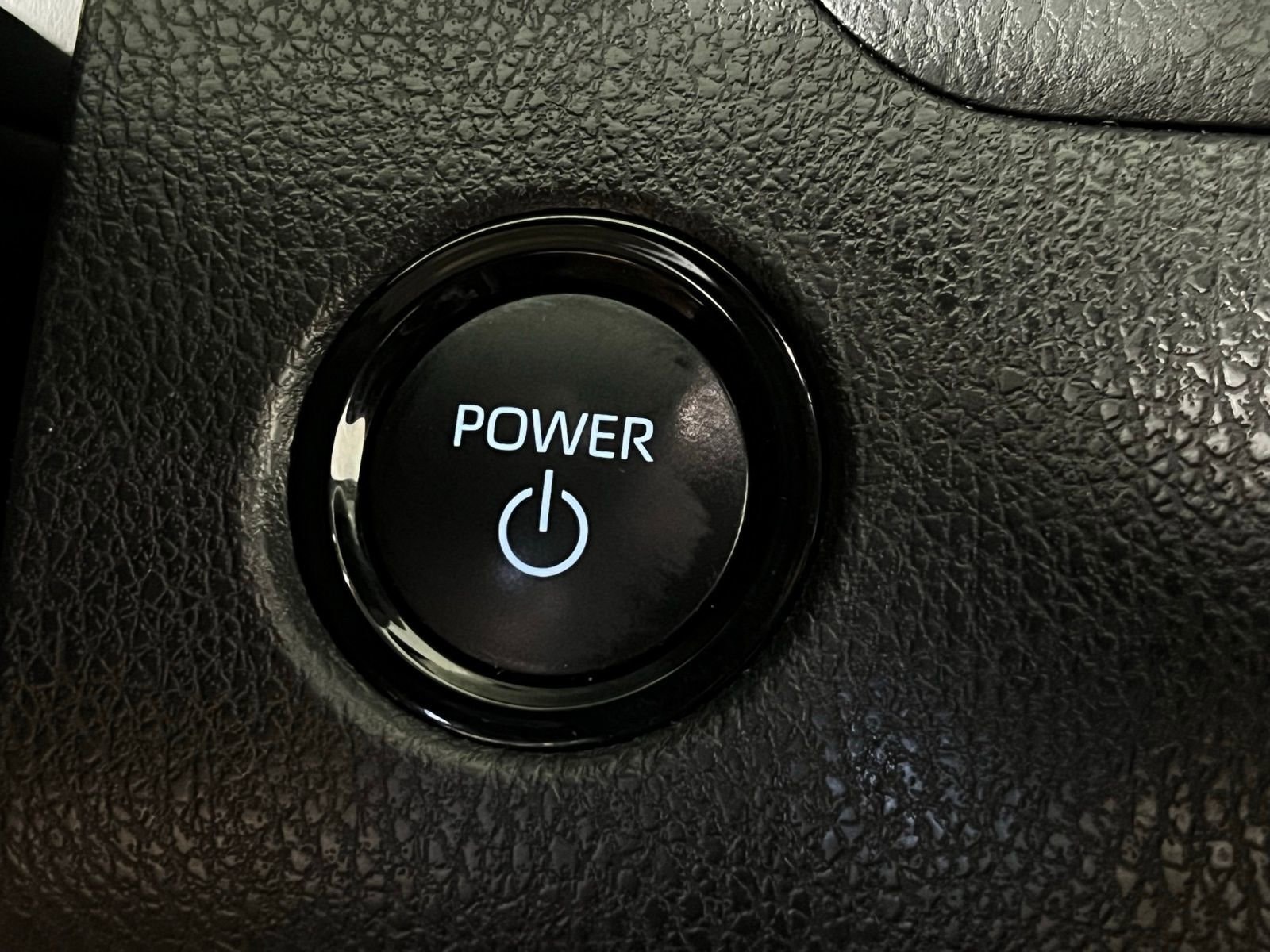 2025 Toyota Camry LE - Photo 19