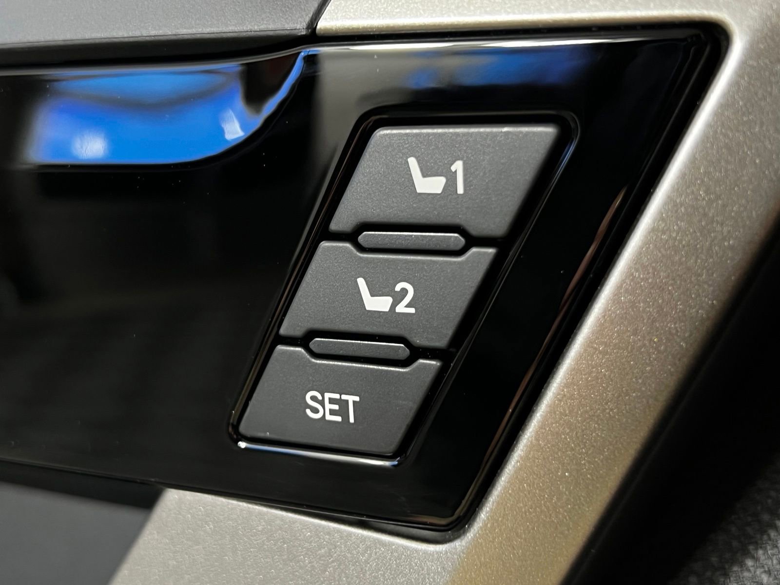 2026 Toyota Tundra Limited - Photo 12