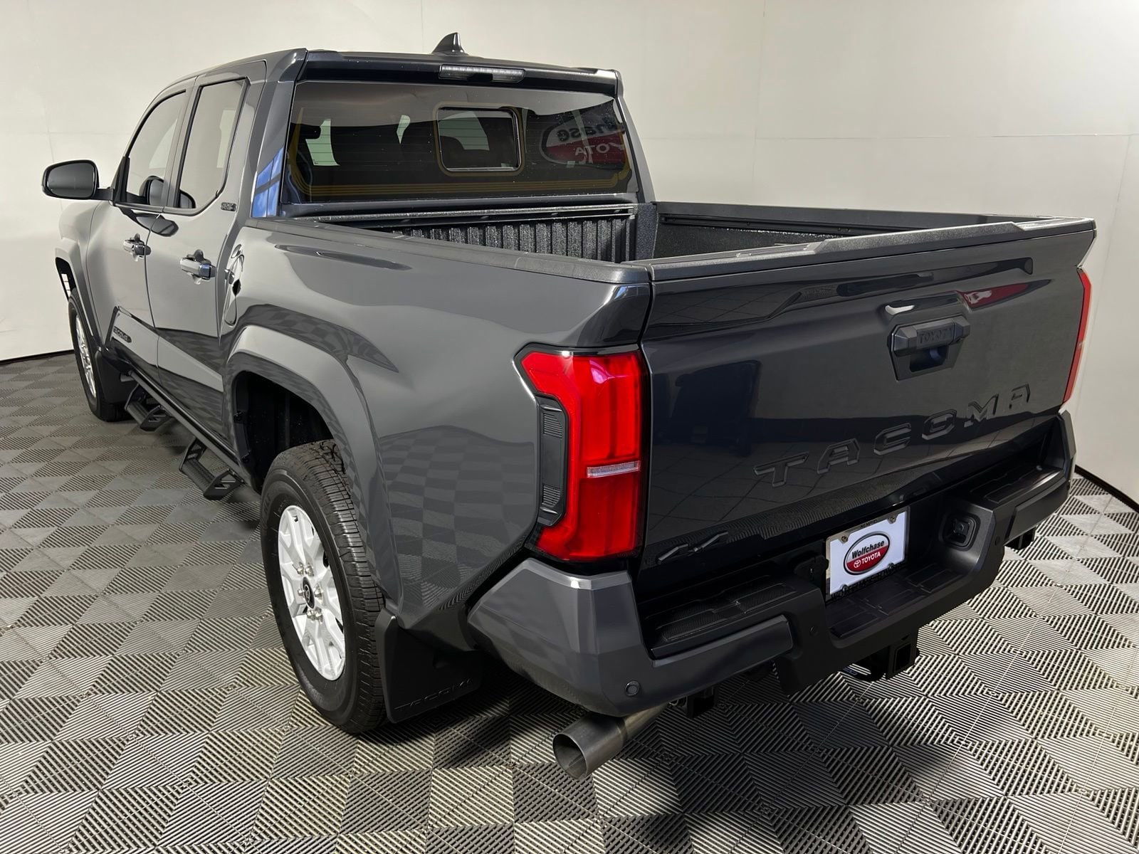 2026 Toyota Tacoma SR5 - Photo 7