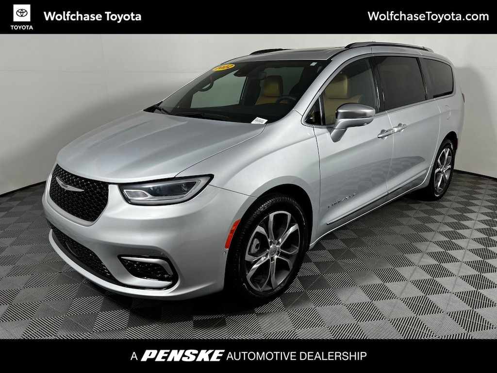 Used 2022 Chrysler Pacifica Pinnacle Minivan/Van