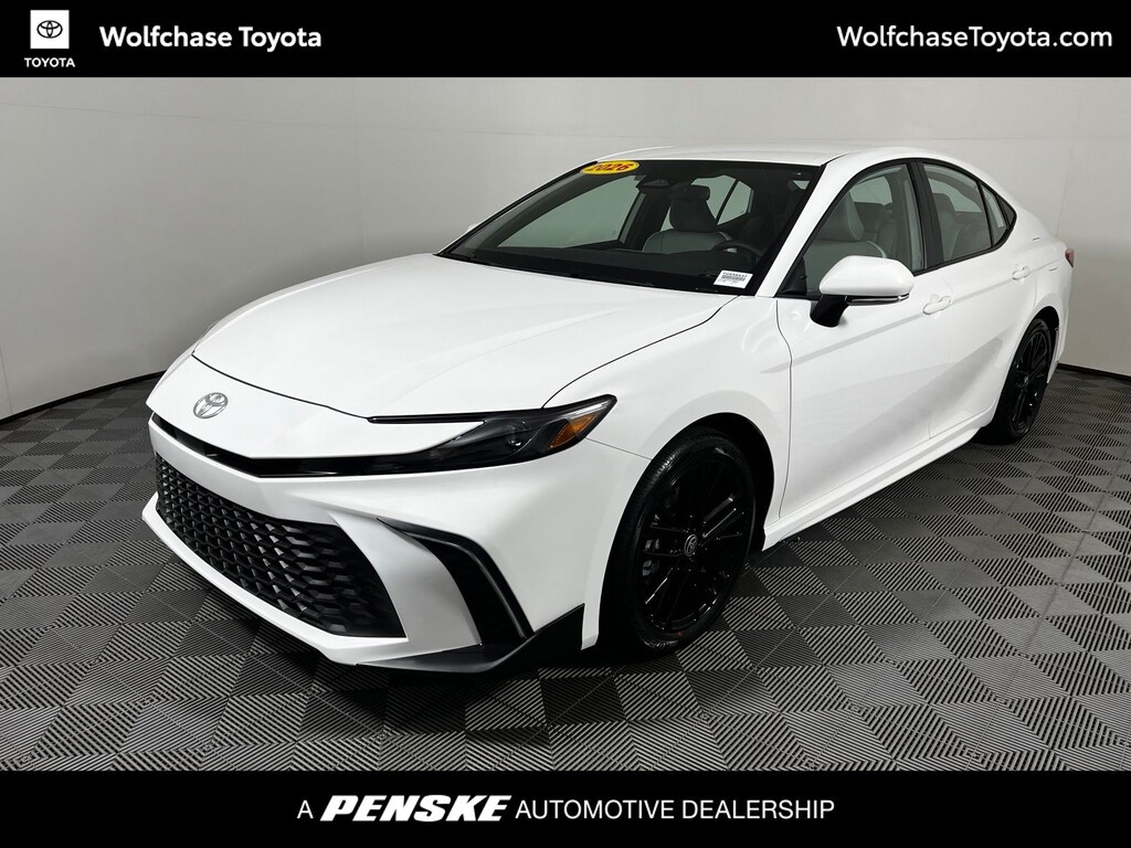 Used 2026 Toyota Camry SE Sedan