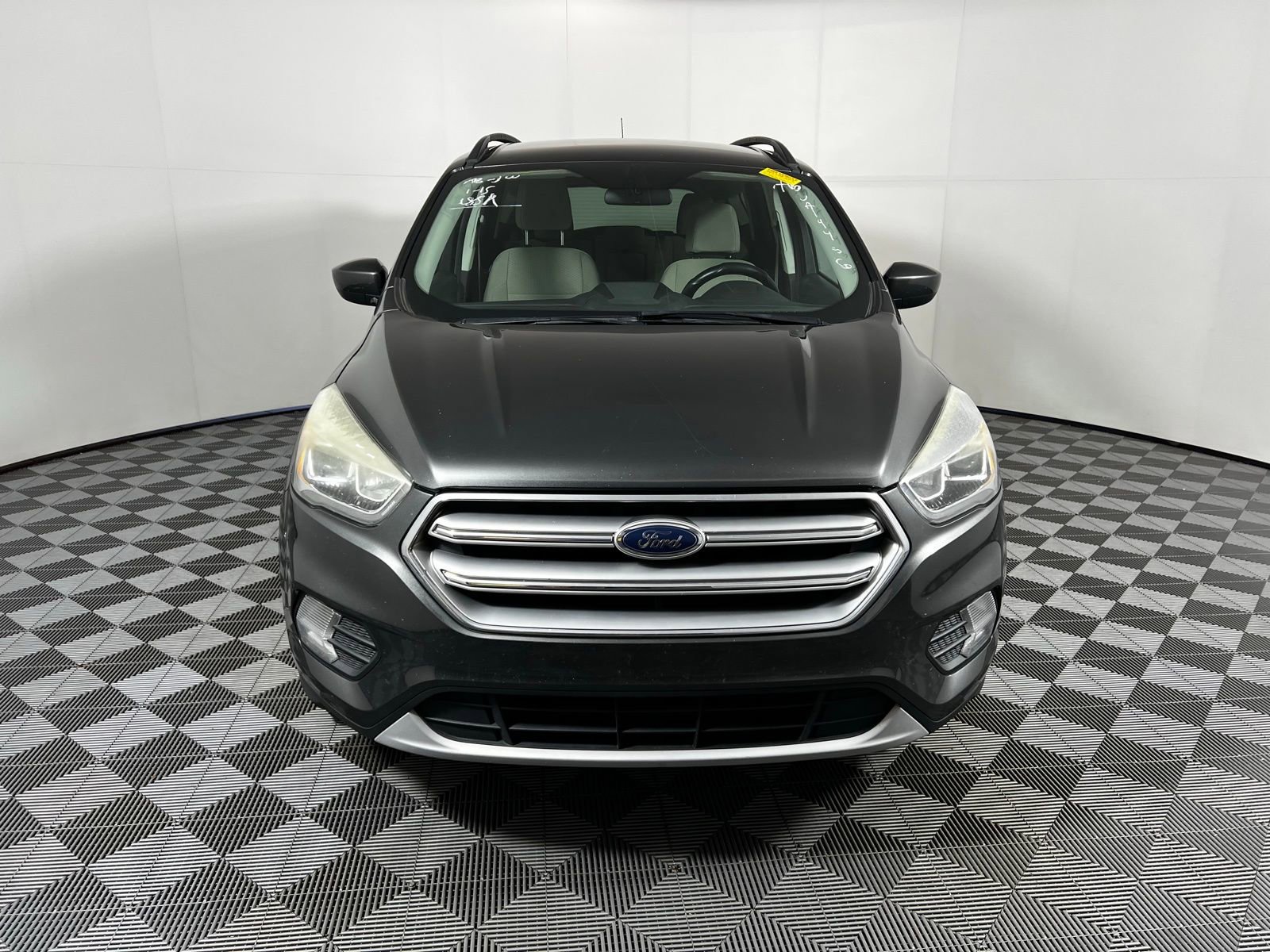 Used 2017 Ford Escape SE with VIN 1FMCU0GD1HUA19456 for sale in Memphis, TN