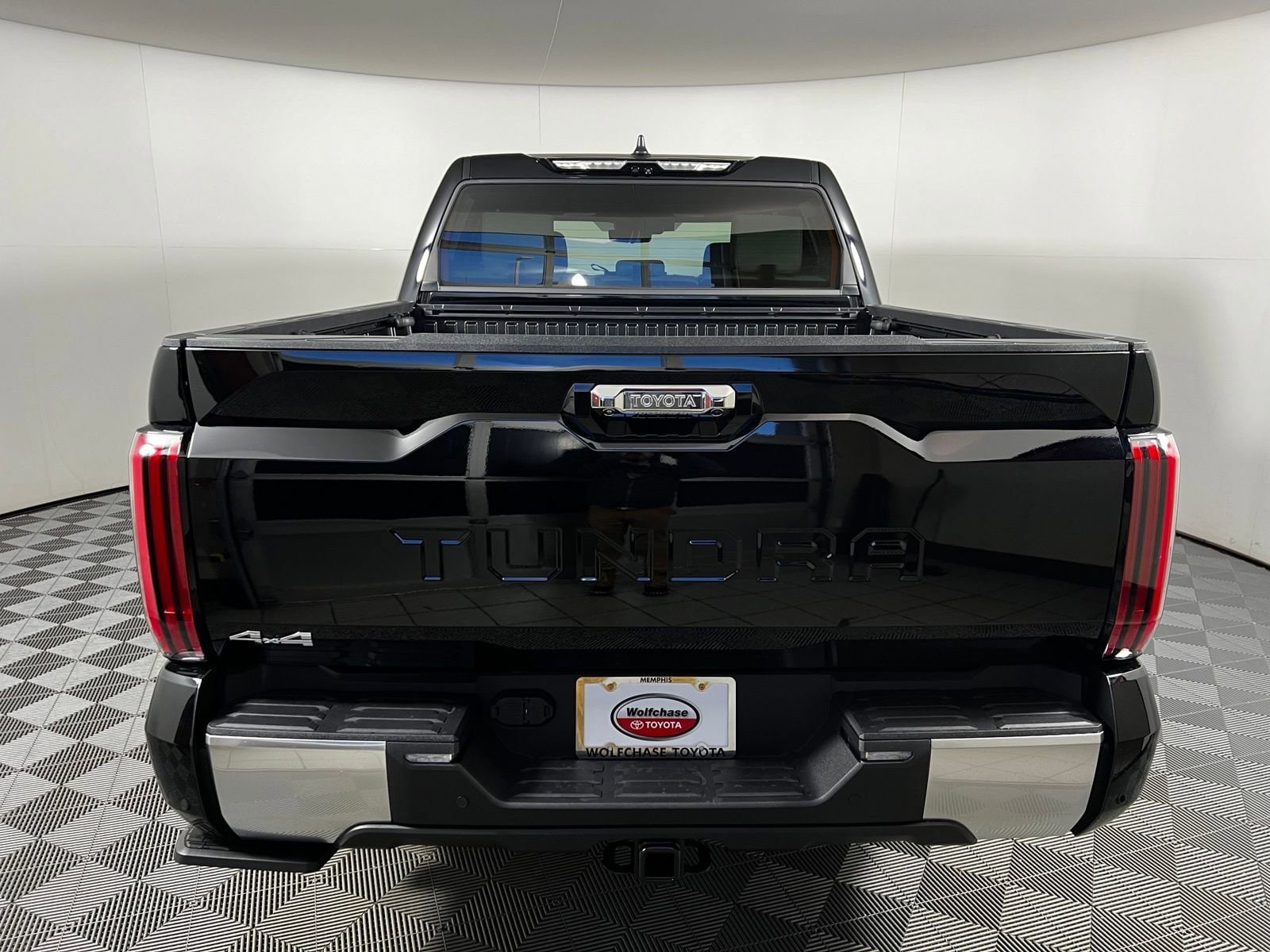 2026 Toyota Tundra Limited - Photo 8