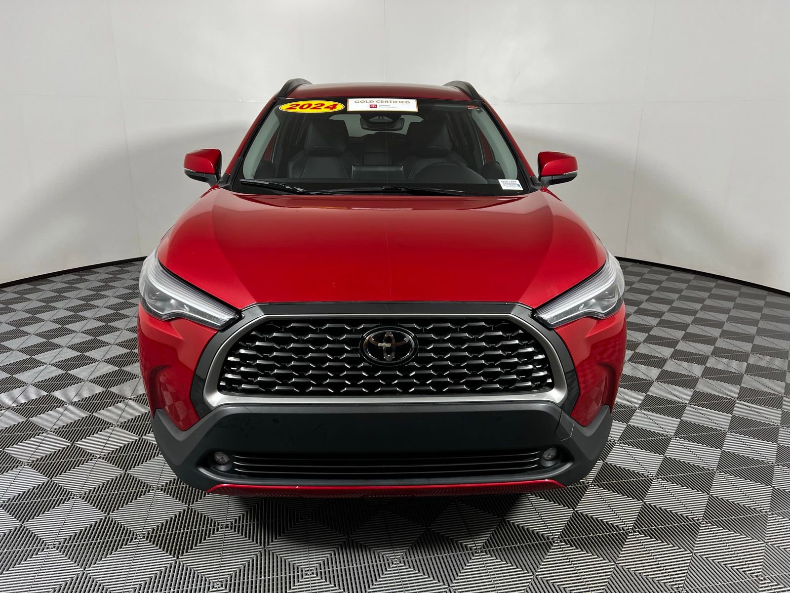 2024 Toyota Corolla Cross XLE photo 2