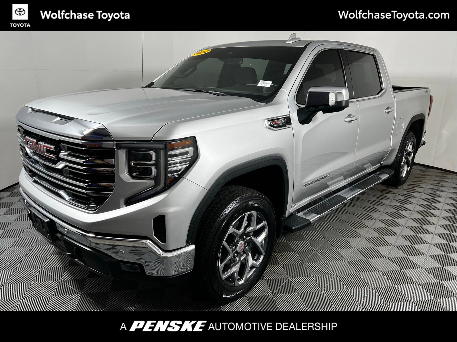 2022 GMC Sierra SLT's photo