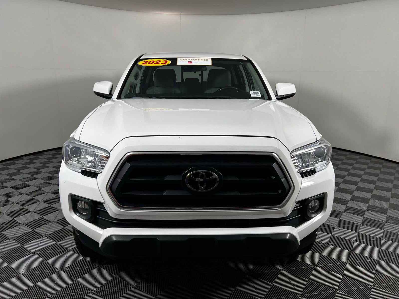 2023 Toyota Tacoma SR5 photo 2