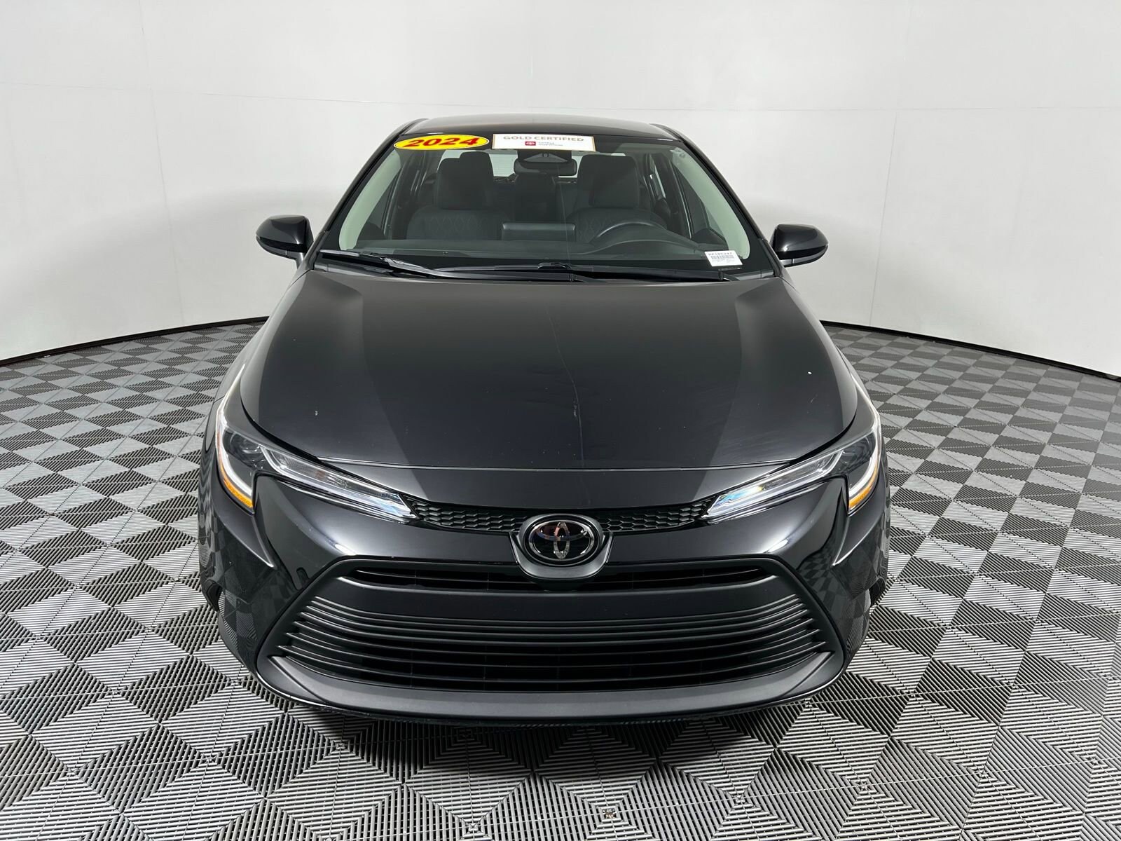 2024 Toyota Corolla LE photo 2