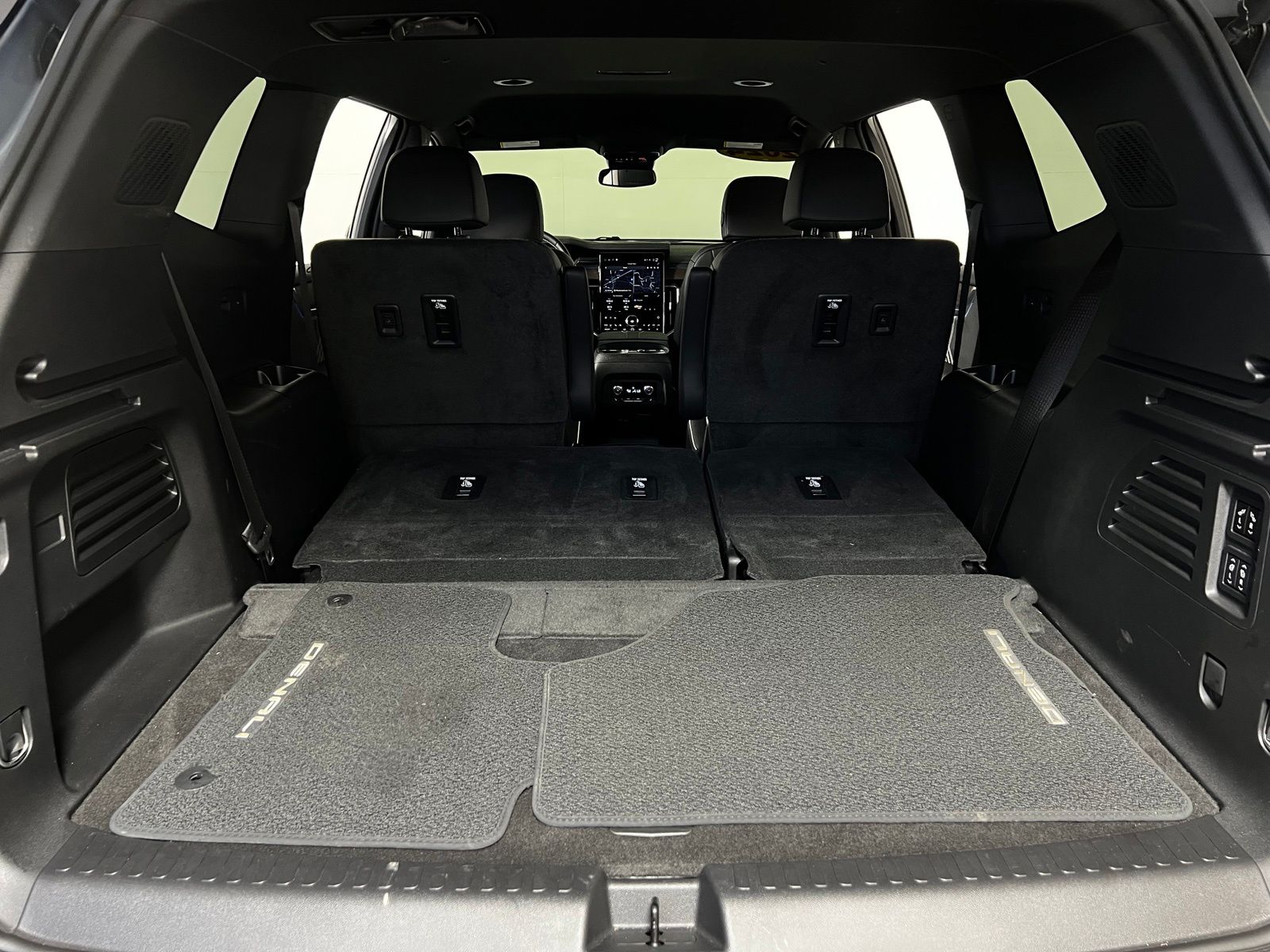 2024 GMC Acadia Denali - Photo 31