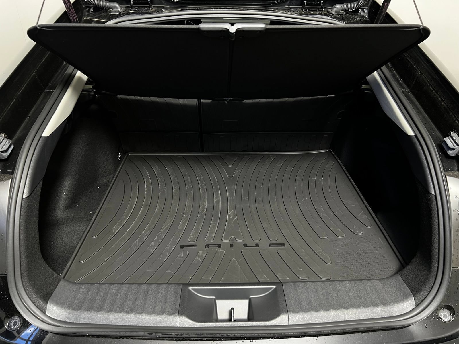 2026 Toyota Prius Plug-in Hybrid XSE - Photo 20