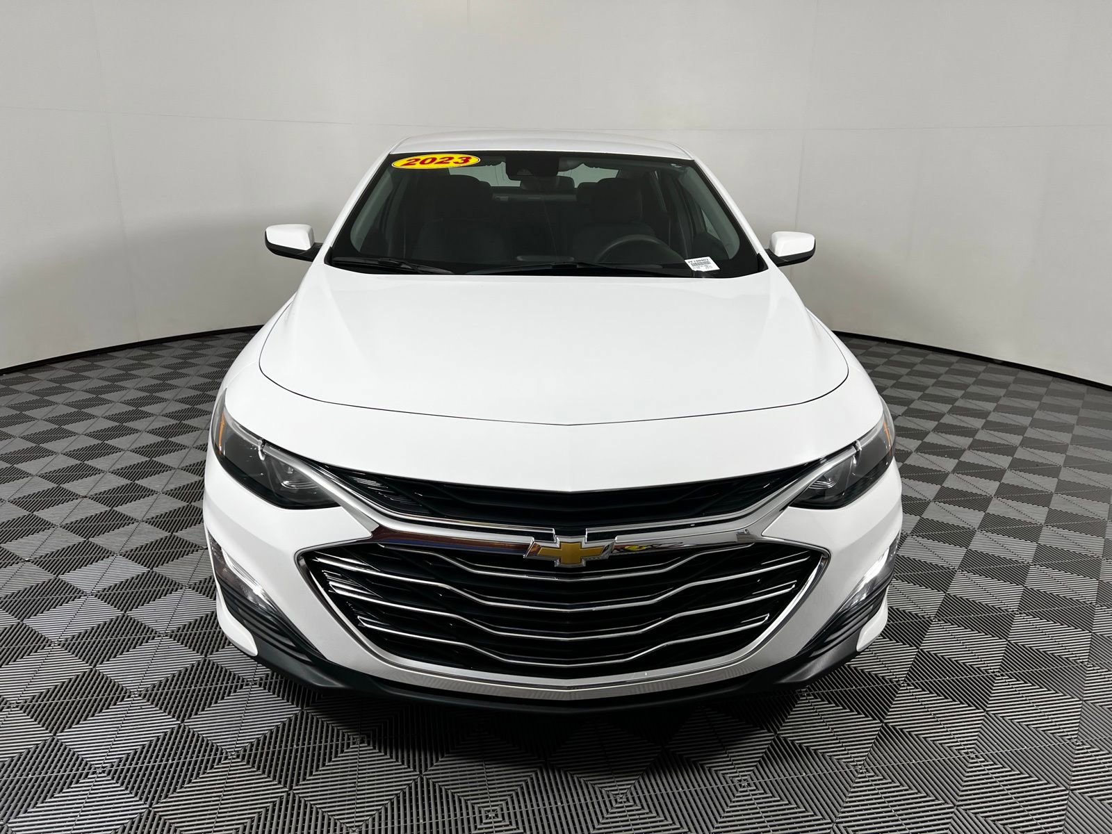 2023 Chevrolet Malibu LS photo 2