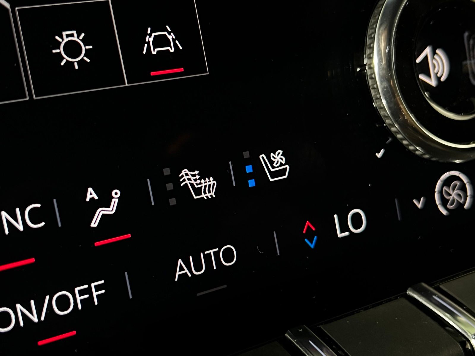 2024 GMC Acadia Denali - Photo 22