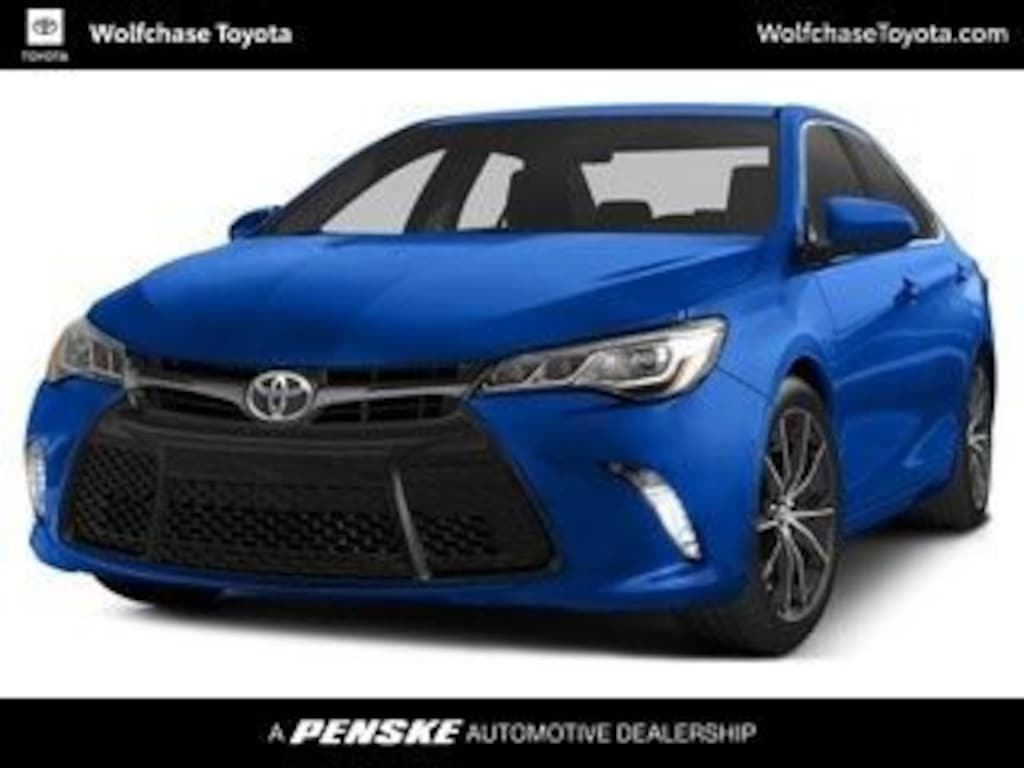 Used 2015 Toyota Camry SE Sedan