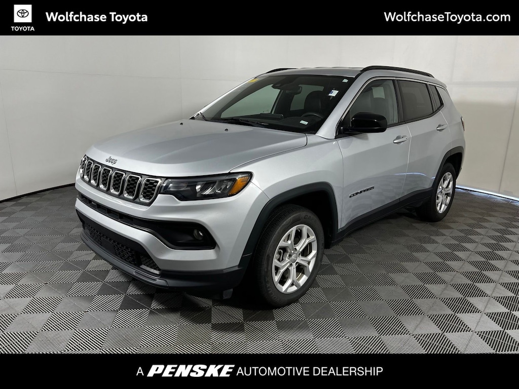 Used 2024 Jeep Compass Latitude SUV
