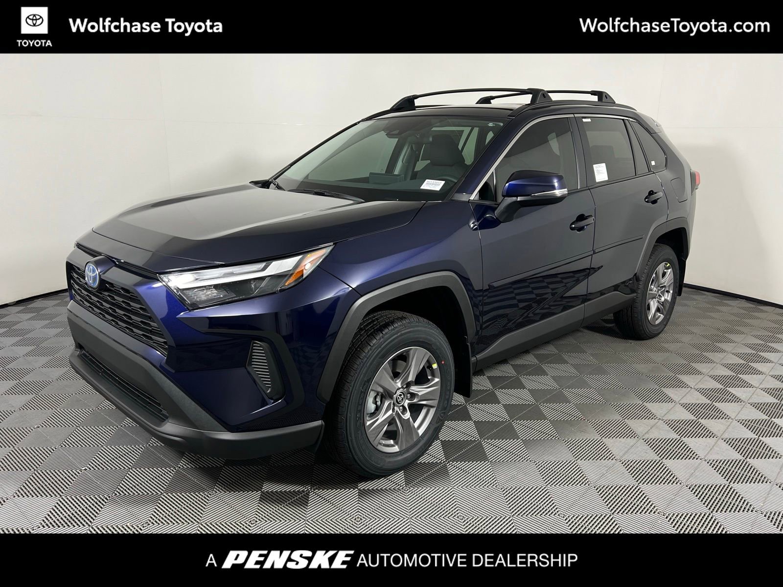 2025 Toyota RAV4 XLE's photo