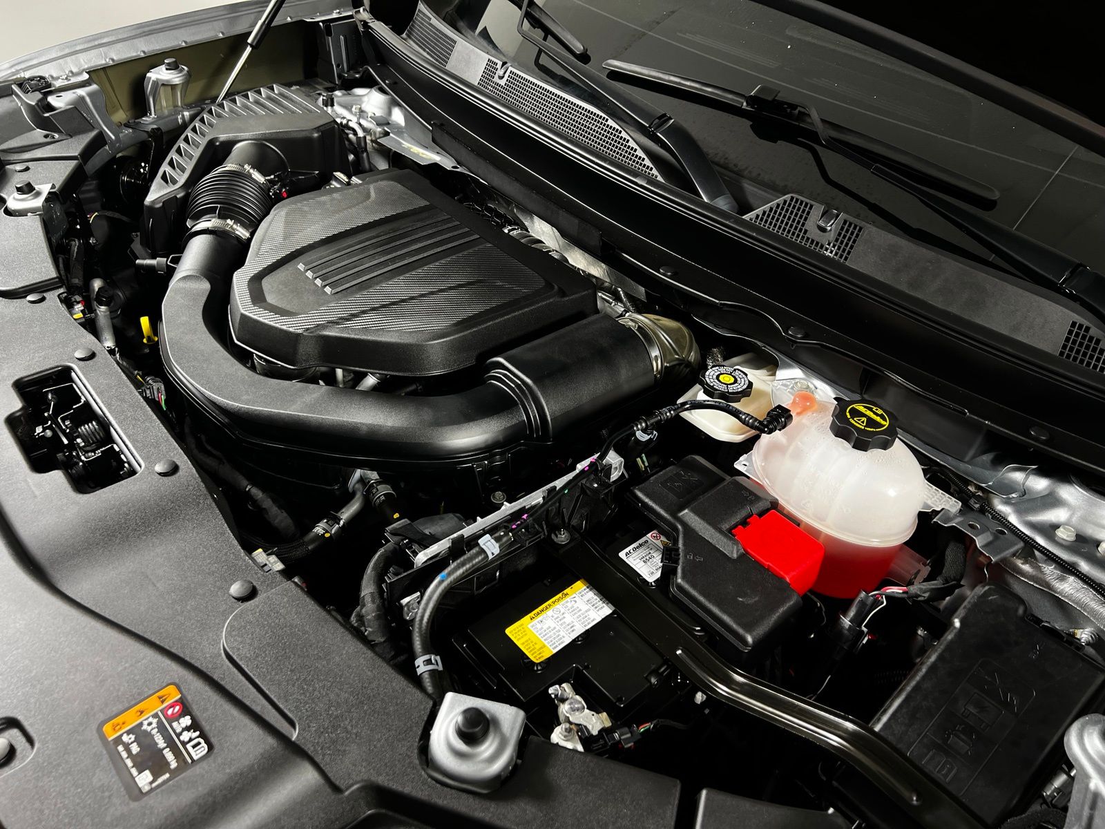 2024 GMC Acadia Denali - Photo 11