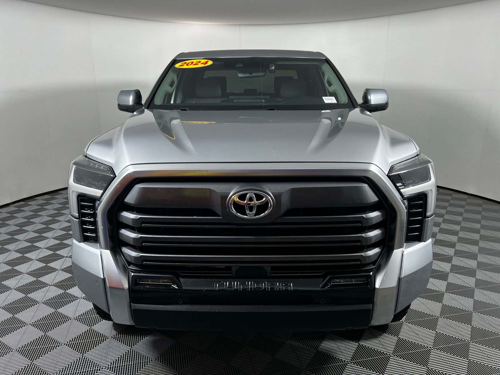 2024 Toyota Tundra Limited photo 2