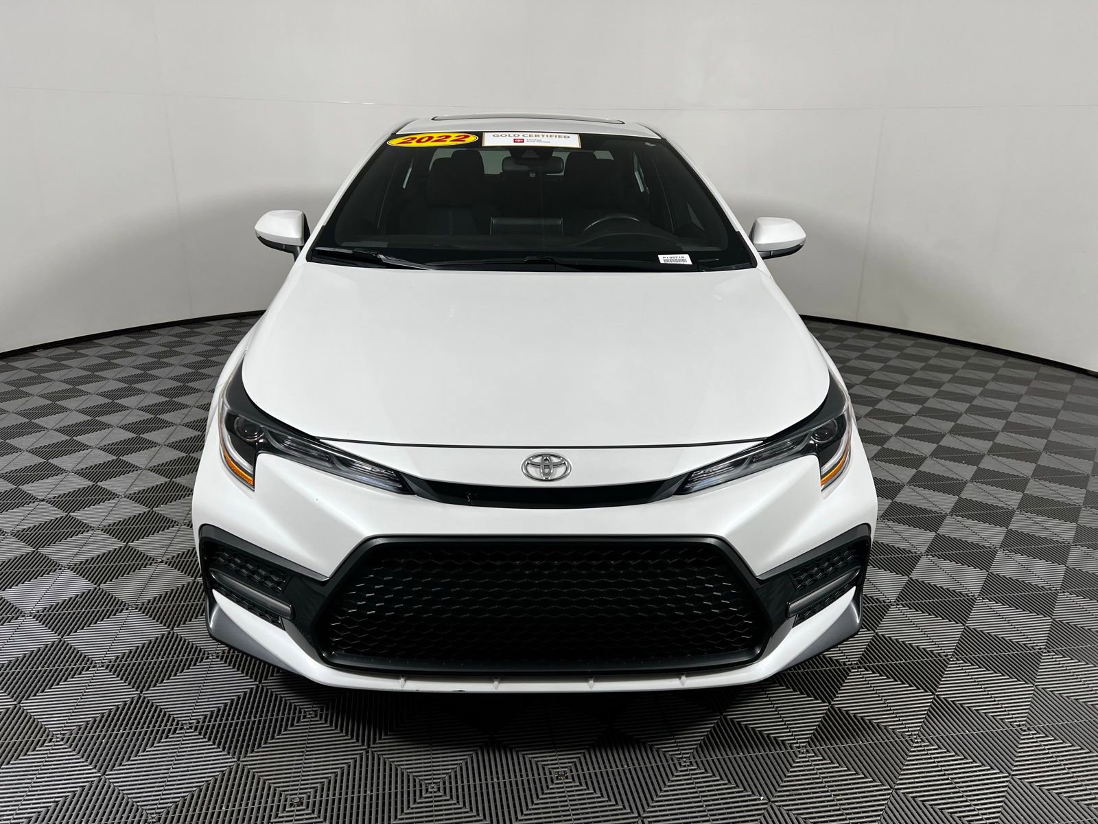 2022 Toyota Corolla SE photo 2