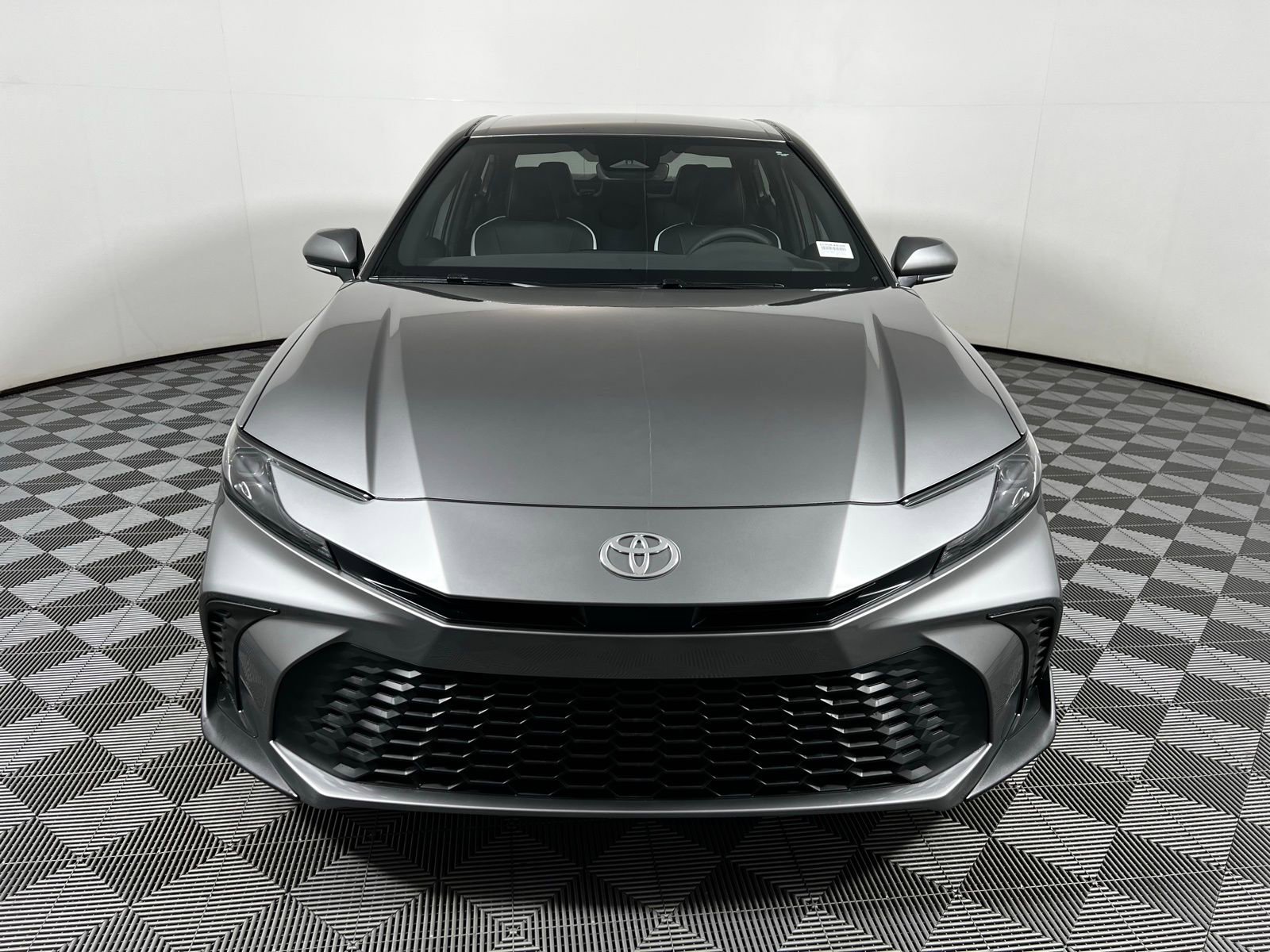 2026 Toyota Camry SE photo 2