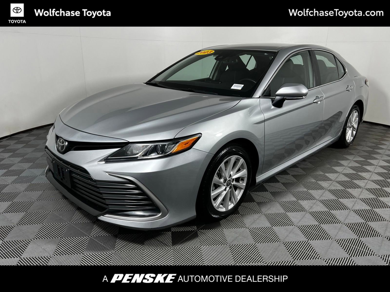 2023 Toyota Camry LE's photo