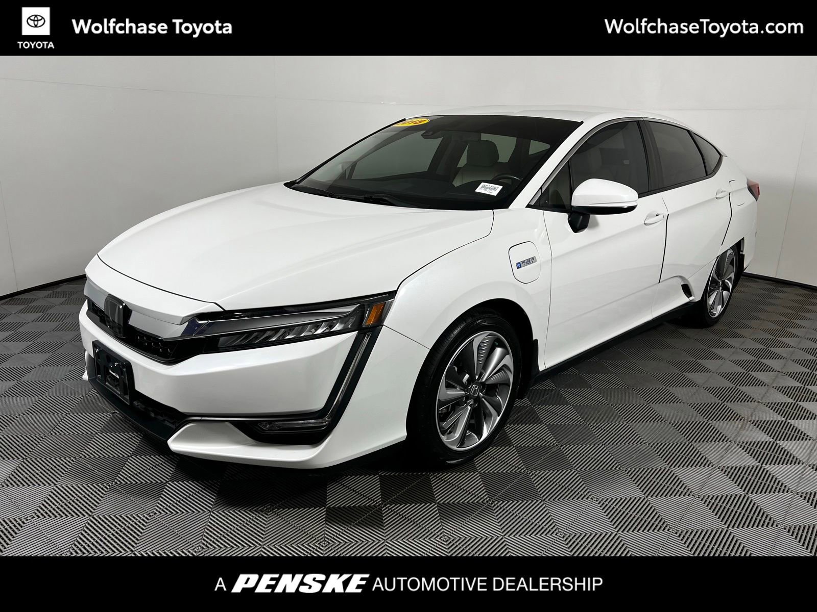 2018 Honda Clarity Touring Plug-In Hybrid's photo